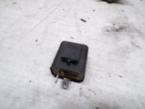 centale de clignotante 2 broches Suzuki 1100 GSX F GV72C 1991 |