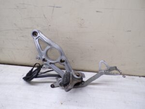 platine de repose pieds droite avec pedale bmw 1150 gs 2001 2005 |