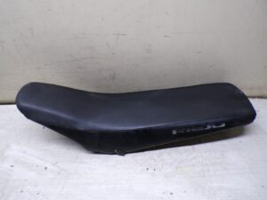 selle rieju 50 smx mrx 2001 2005 housse dechiré vis arriere de fixati a refaire |