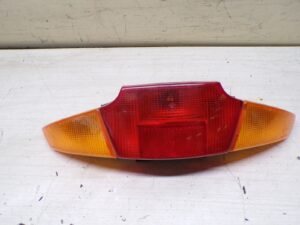 feu arriere bmw r 1150 rt 2000 2004 ( defaut sous cabouchon) |