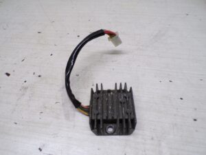 regulateur de tension kymco zing meteorit 125 1998 2004