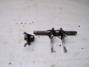 fourchette de boite de vitesse avec axe yamaha dtr 125 1989 2003 |