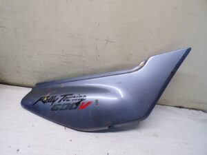 carenage arriere droit manque pion Honda 600 Transalp 1991 1993 |