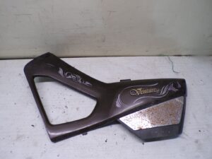 cache laterale gauche voir photos YAMAHA XVZ 1200 VENTURE 84 86 47 g