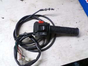 commodo droit poignée d accelerateur cable DAELIM S3 Touring 125 (2010 à 2017) |