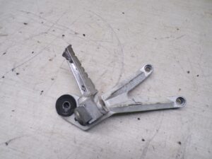 cale pieds arriere droit hyosung comet 125 2004 2008 |